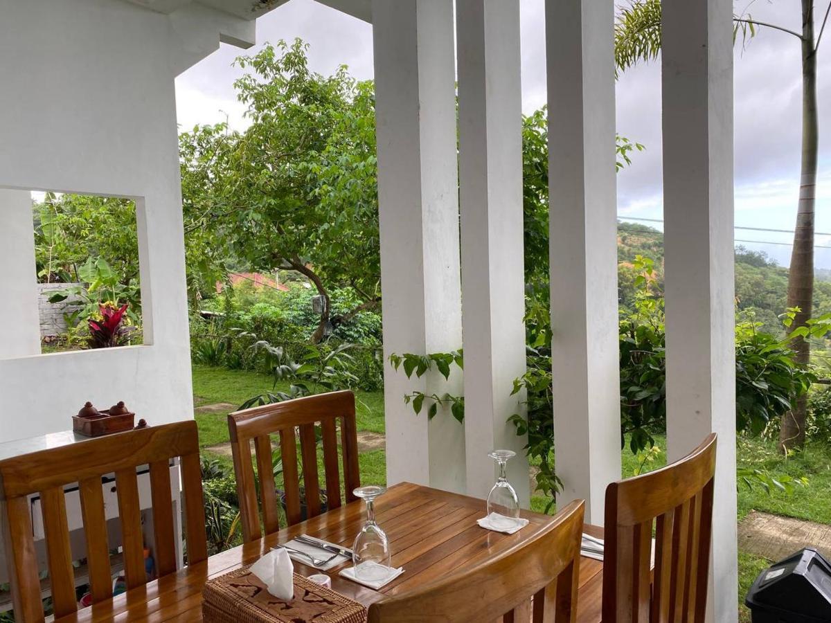 The Hill View Lombok Hotel Kuta  ภายนอก รูปภาพ