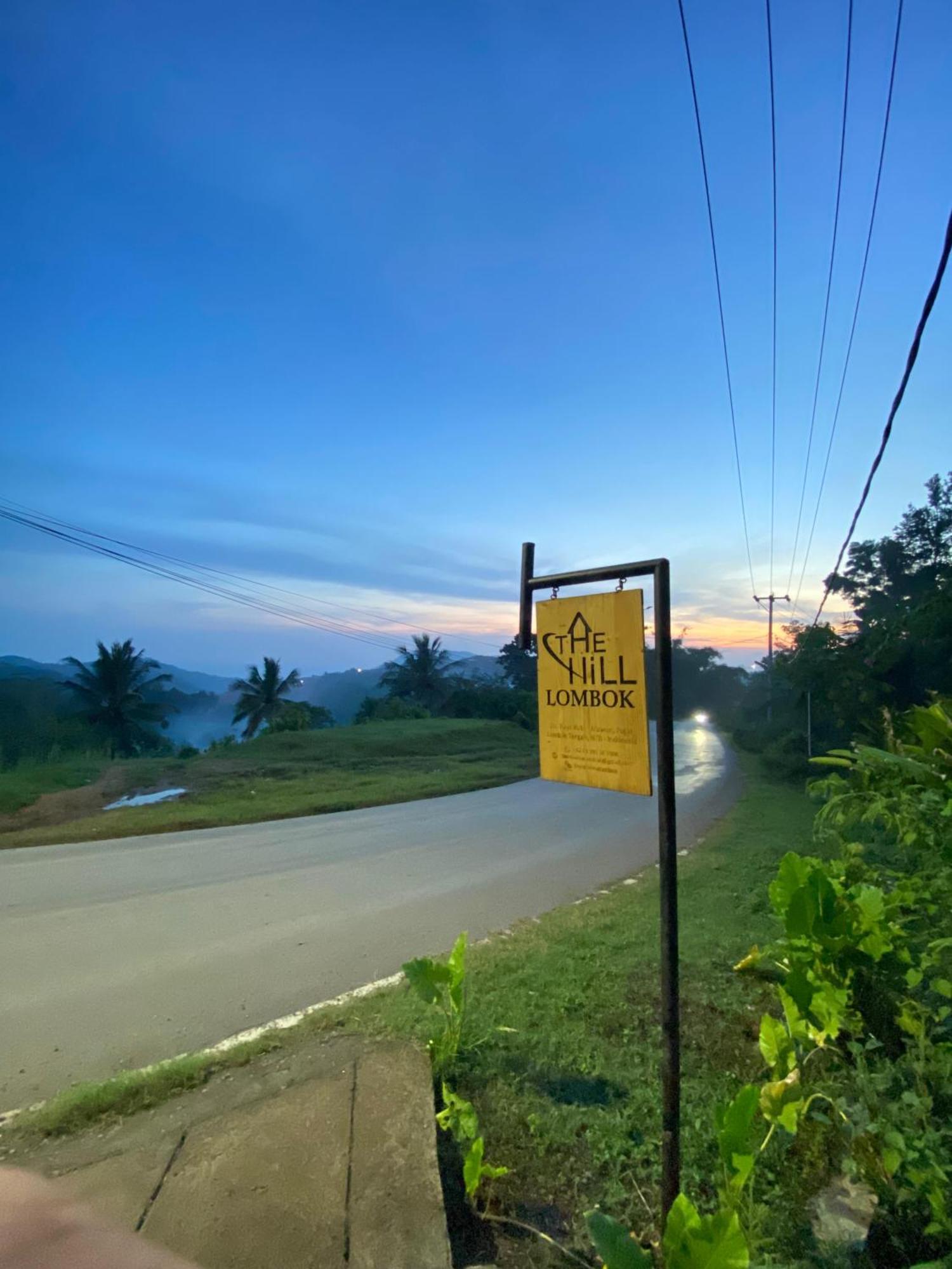 The Hill View Lombok Hotel Kuta  ภายนอก รูปภาพ