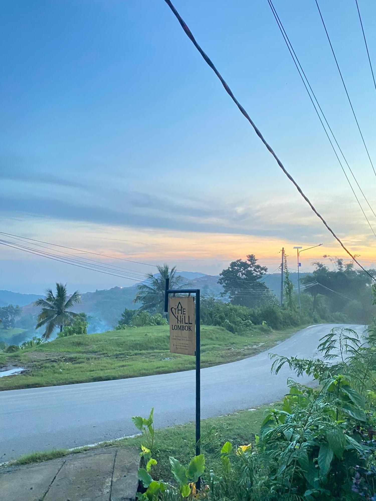 The Hill View Lombok Hotel Kuta  ภายนอก รูปภาพ
